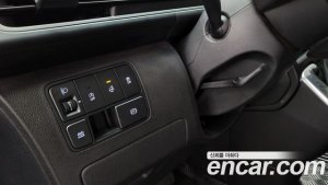 Hyundai Staria 4WD Tourer 11-Seater 2022 года из Южной Кореи