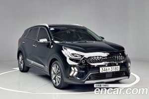 Kia Niro 1.6 HEV 2021 года из Южной Кореи