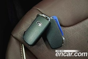 Kia Niro 1.6 HEV 2021 года из Южной Кореи