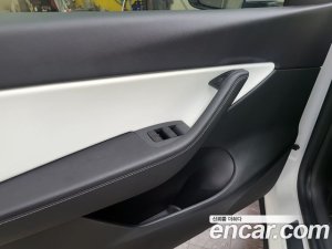 Tesla Model Y Standard RANGE 2021 года из Южной Кореи