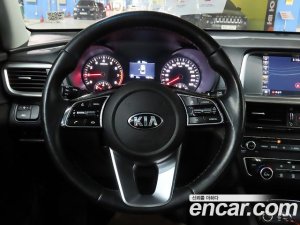 Kia K5 2.0 2020 года из Южной Кореи