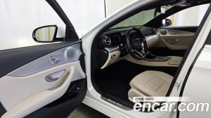 Mercedes-Benz E-Class E350 4MATIC Avantgarde 2021 года из Южной Кореи