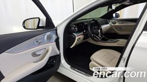 Mercedes-Benz E-Class E350 4MATIC Avantgarde 2021 года из Южной Кореи