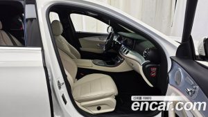 Mercedes-Benz E-Class E350 4MATIC Avantgarde 2021 года из Южной Кореи