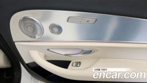 Mercedes-Benz E-Class E350 4MATIC Avantgarde 2021 года из Южной Кореи