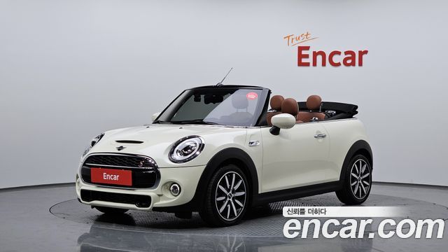 Mini Cooper Convertible DEFAULT 2021 года из Кореи