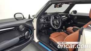 Mini Cooper Convertible DEFAULT 2021 года из Южной Кореи