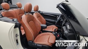 Mini Cooper Convertible DEFAULT 2021 года из Южной Кореи