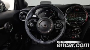 Mini Cooper Convertible DEFAULT 2021 года из Южной Кореи