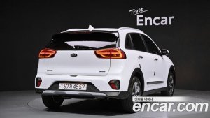 Kia Niro 1.6 HEV 2020 года из Южной Кореи