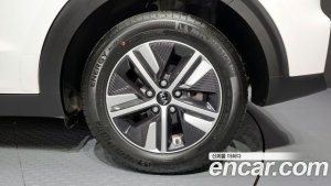 Kia Niro 1.6 HEV 2020 года из Южной Кореи