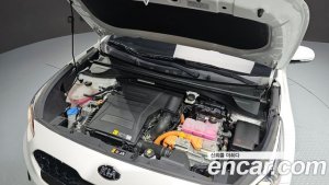 Kia Niro 1.6 HEV 2020 года из Южной Кореи