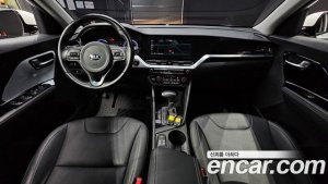 Kia Niro 1.6 HEV 2020 года из Южной Кореи