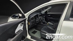 Kia Niro 1.6 HEV 2020 года из Южной Кореи