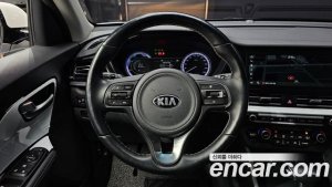 Kia Niro 1.6 HEV 2020 года из Южной Кореи
