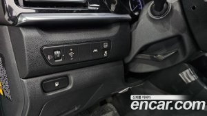Kia Niro 1.6 HEV 2020 года из Южной Кореи