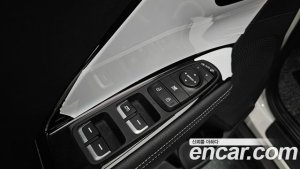 Kia Niro 1.6 HEV 2020 года из Южной Кореи