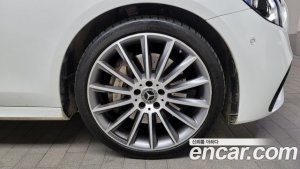 Mercedes-Benz E-Class E350 4MATIC AMG Line 2021 года из Южной Кореи