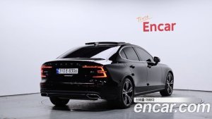 Volvo S60 B5 Inscription 2021 года из Южной Кореи