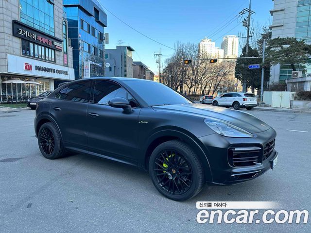 Porsche Cayenne 3.0 E-하이브리드 Coupe 2021 года из Кореи