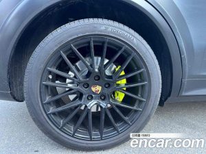 Porsche Cayenne 3.0 E-하이브리드 Coupe 2021 года из Южной Кореи