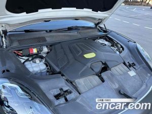 Porsche Cayenne 3.0 E-하이브리드 Coupe 2021 года из Южной Кореи
