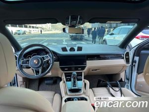 Porsche Cayenne 3.0 E-하이브리드 Coupe 2021 года из Южной Кореи