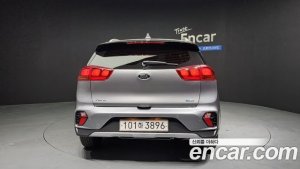 Kia Niro 1.6 HEV 2020 года из Южной Кореи