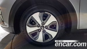 Kia Niro 1.6 HEV 2020 года из Южной Кореи