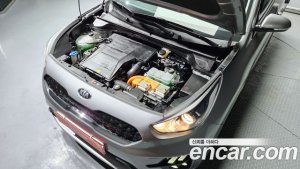 Kia Niro 1.6 HEV 2020 года из Южной Кореи