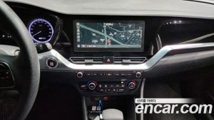 Kia Niro 1.6 HEV 2020 года из Южной Кореи