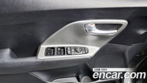 Kia Niro 1.6 HEV 2020 года из Южной Кореи