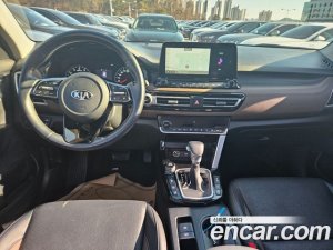 Kia Seltos Бензин 1.6 Turbo 2WD 2020 года из Южной Кореи