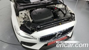 Volvo V60 T5 PRO AWD 2020 года из Южной Кореи