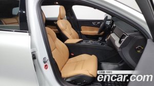 Volvo V60 T5 PRO AWD 2020 года из Южной Кореи