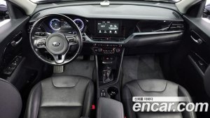 Kia Niro 1.6 HEV 2020 года из Южной Кореи