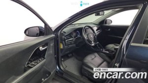 Kia Niro 1.6 HEV 2020 года из Южной Кореи