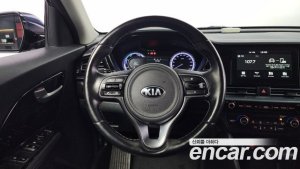 Kia Niro 1.6 HEV 2020 года из Южной Кореи