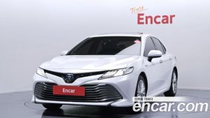 Toyota Camry 2.5 XLE HYBRID 2020 года из Южной Кореи