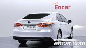 Toyota Camry 2.5 XLE HYBRID 2020 года из Южной Кореи