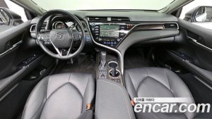 Toyota Camry 2.5 XLE HYBRID 2020 года из Южной Кореи