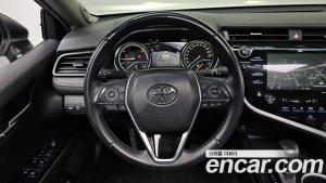 Toyota Camry 2.5 XLE HYBRID 2020 года из Южной Кореи