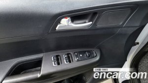 Kia Sportage Дизель 1.6 2WD 2022 года из Южной Кореи