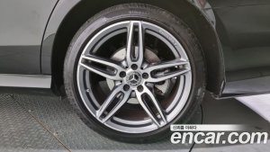 Mercedes-Benz E-Class E300 4MATIC AMG Line 2020 года из Южной Кореи