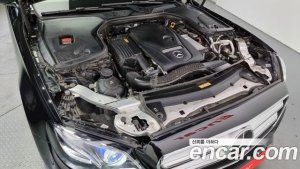Mercedes-Benz E-Class E300 4MATIC AMG Line 2020 года из Южной Кореи