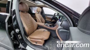 Mercedes-Benz E-Class E300 4MATIC AMG Line 2020 года из Южной Кореи