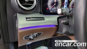 Mercedes-Benz E-Class E300 4MATIC AMG Line 2020 года из Южной Кореи