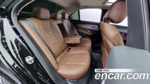 Mercedes-Benz E-Class E300 4MATIC AMG Line 2020 года из Южной Кореи