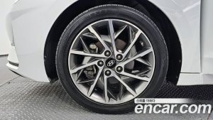 Hyundai AVANTE 1.6 2020 года из Южной Кореи