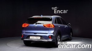 Kia Niro 1.6 HEV 2020 года из Южной Кореи